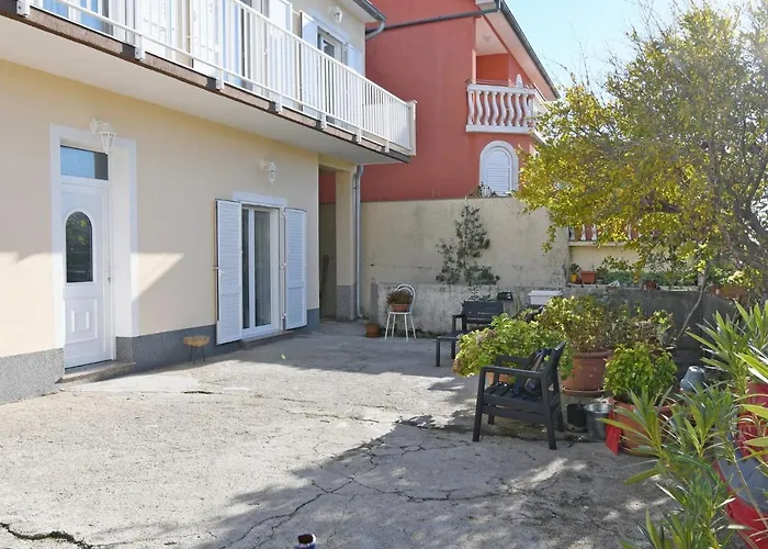 Frida Rab Apartment *